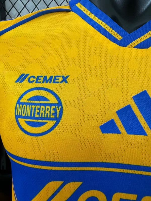 2025-26 Pumas UNAM Away  Jersey Player Version