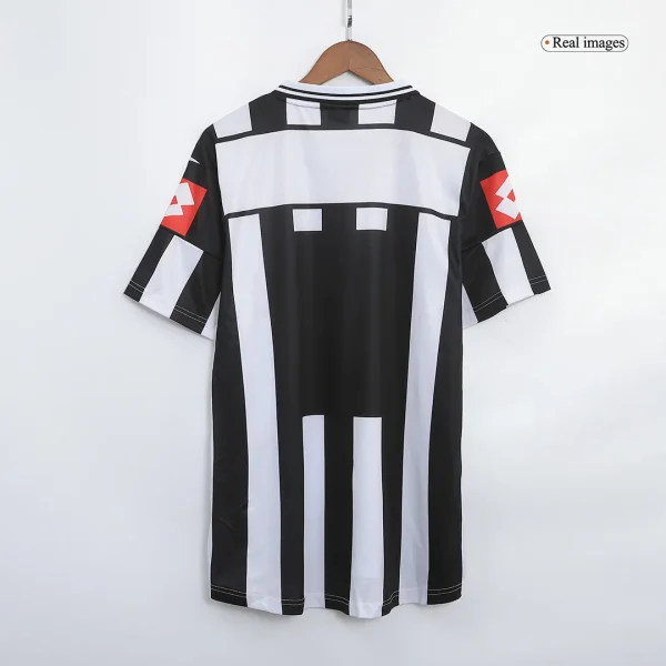2001-02  Juventus Retro Jersey Home