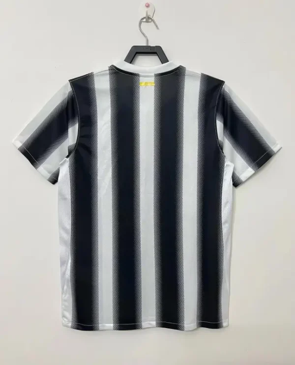 2011-12  Juventus Retro Jersey Home