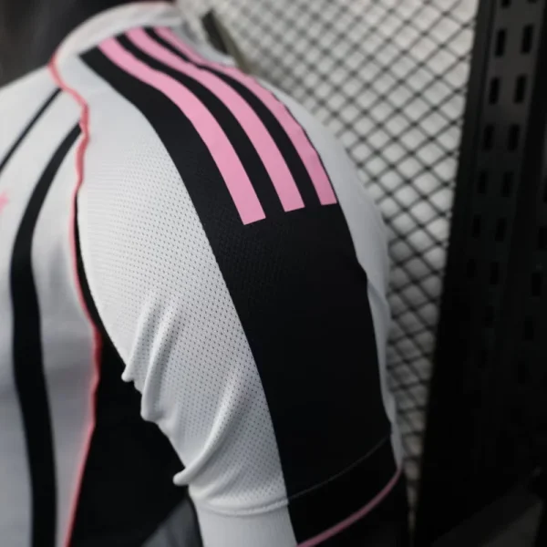 Juventus Home Football jersey( Player Version) 2025/2026  Size : S-2XL