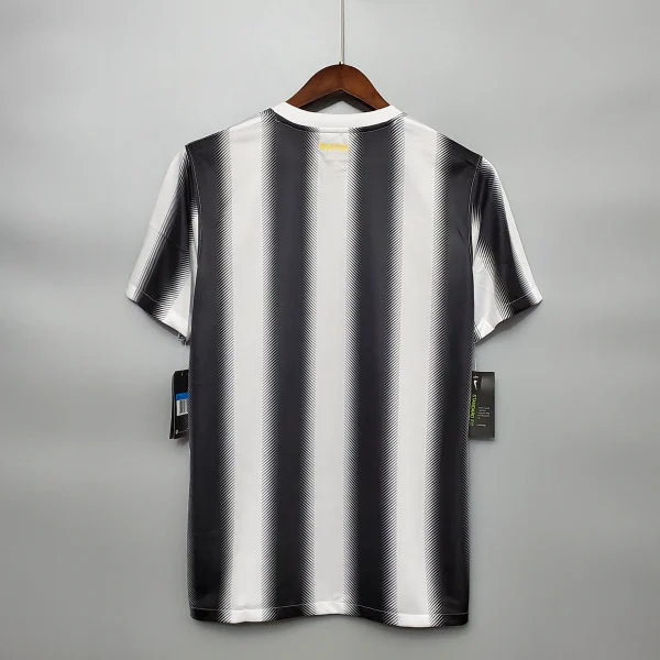 2011-12  Juventus Retro Jersey Home